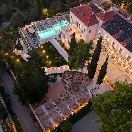 Moeesy, Blue & Oasis - Adults Only Отель