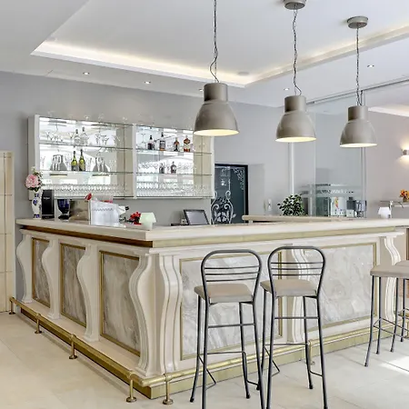 Moeesy, Blue & Oasis - Adults Only Szálloda 5*