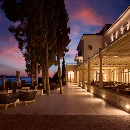Moeesy, Blue & Oasis - Adults Only Hotel