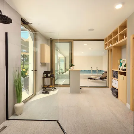 Moeesy, Blue & Oasis - Adults Only Hotel