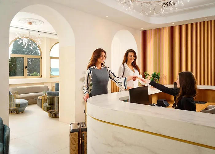 Moeesy, Blue & Oasis - Adults Only Hotel