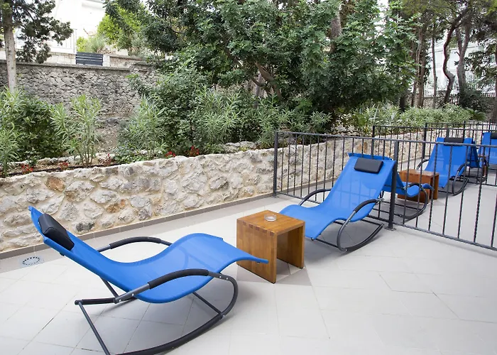 Moeesy, Blue & Oasis - Adults Only 5*