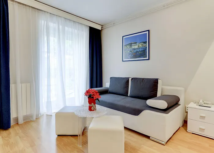 Hotel Moeesy, Blue & Oasis - Adults Only Hvar Town