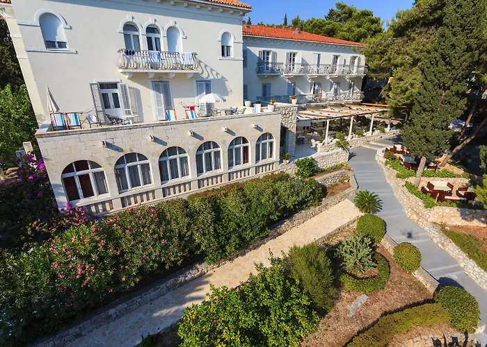 Moeesy, Blue & Oasis - Adults Only 5*