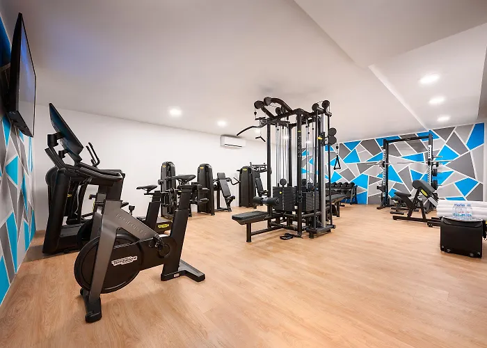 Moeesy, Blue & Oasis - Adults Only 5*