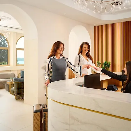 Moeesy, Blue & Oasis - Adults Only Hotel