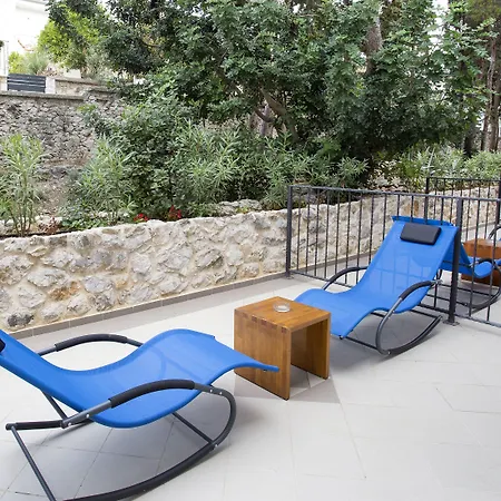 Moeesy, Blue & Oasis - Adults Only 5*