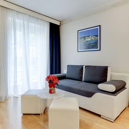 Hotel Moeesy, Blue & Oasis - Adults Only Hvar Town