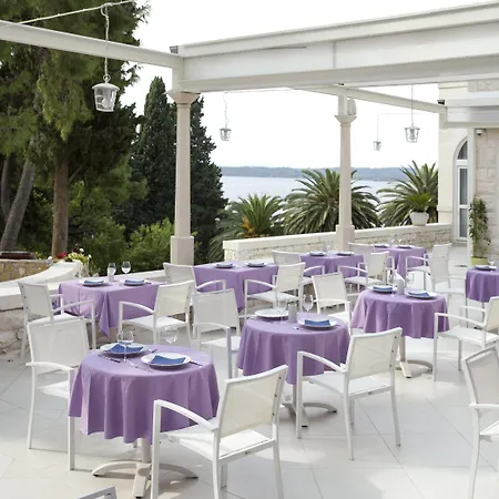 Hotel Moeesy, Blue & Oasis - Adults Only Hvar Town