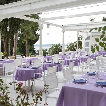 Moeesy, Blue & Oasis - Adults Only Hotel