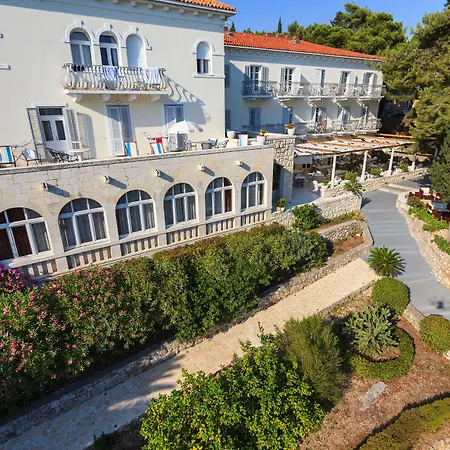 Moeesy, Blue & Oasis - Adults Only 5*