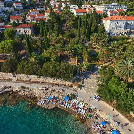 Hotel Moeesy, Blue & Oasis - Adults Only Hvar Town