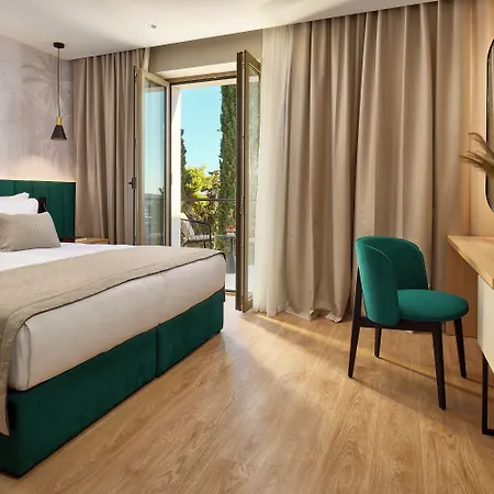 Hotel Moeesy, Blue & Oasis - Adults Only Hvar Town