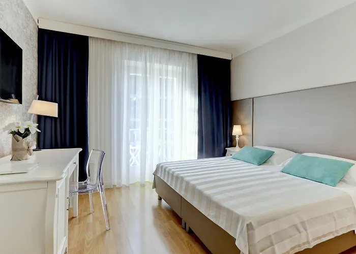 Hotel Moeesy, Blue & Oasis - Adults Only Hvar Town