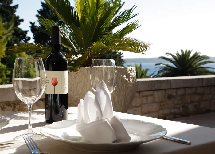 Moeesy, Blue & Oasis - Adults Only 5* Hvar Town