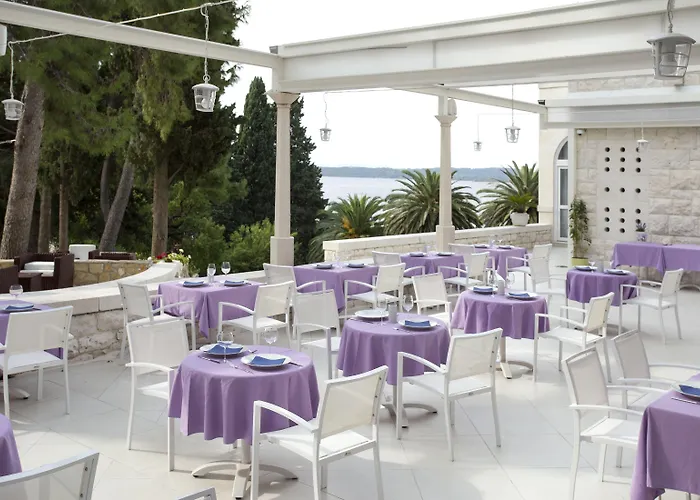 Hotel Moeesy, Blue & Oasis - Adults Only Hvar Town