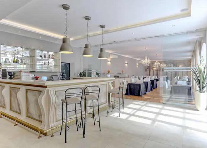 Moeesy, Blue & Oasis - Adults Only Hotel