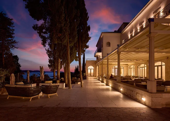 Moeesy, Blue & Oasis - Adults Only Hotel