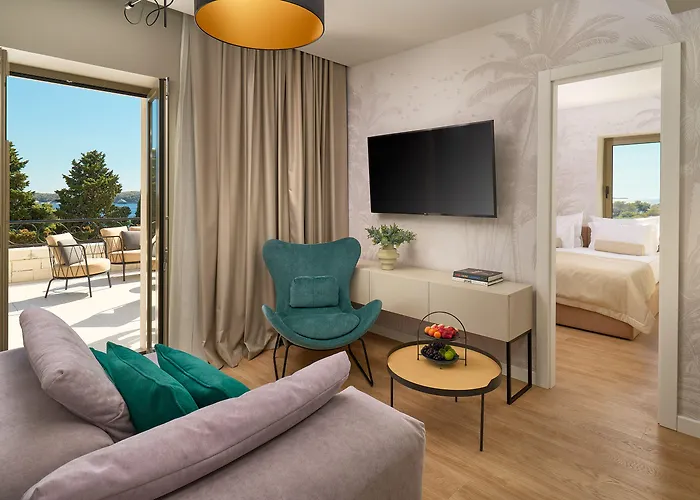 Moeesy, Blue & Oasis - Adults Only 5* Hvar Town